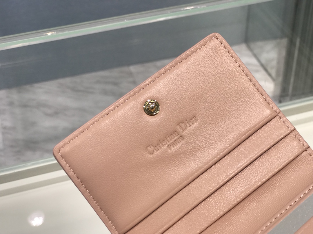 D10r Cannage Wallet