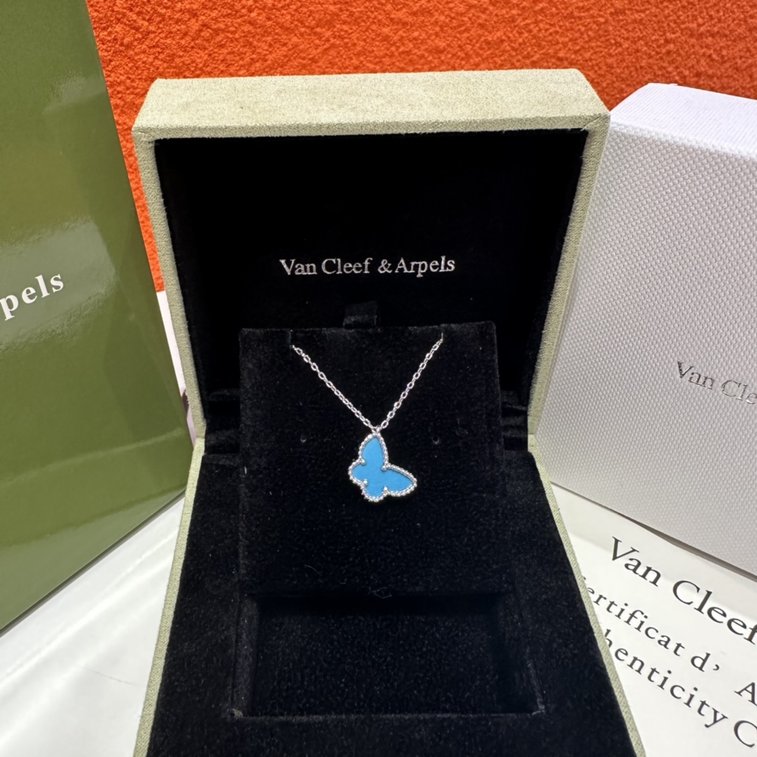 V*n Cl**f Vintage Alhambra Necklace