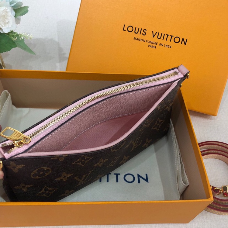 L0vis Vvtt0n Monogram Pallas Clutch