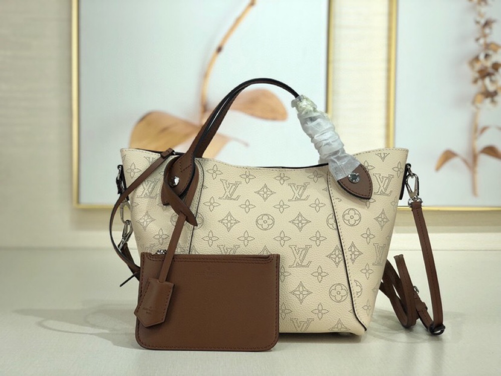 L0vis Vvtt0n Mahina Leather Hina PM