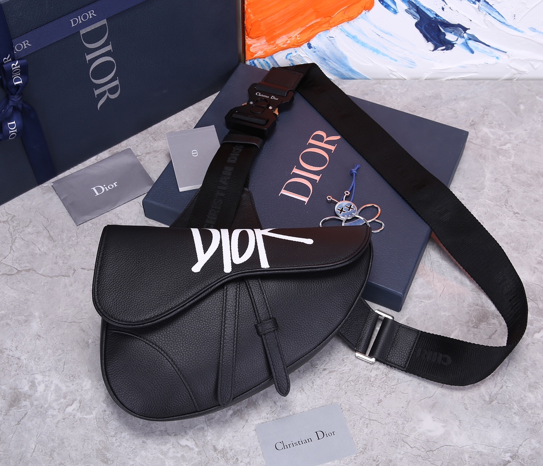 D10r Men’s Saddle Bag