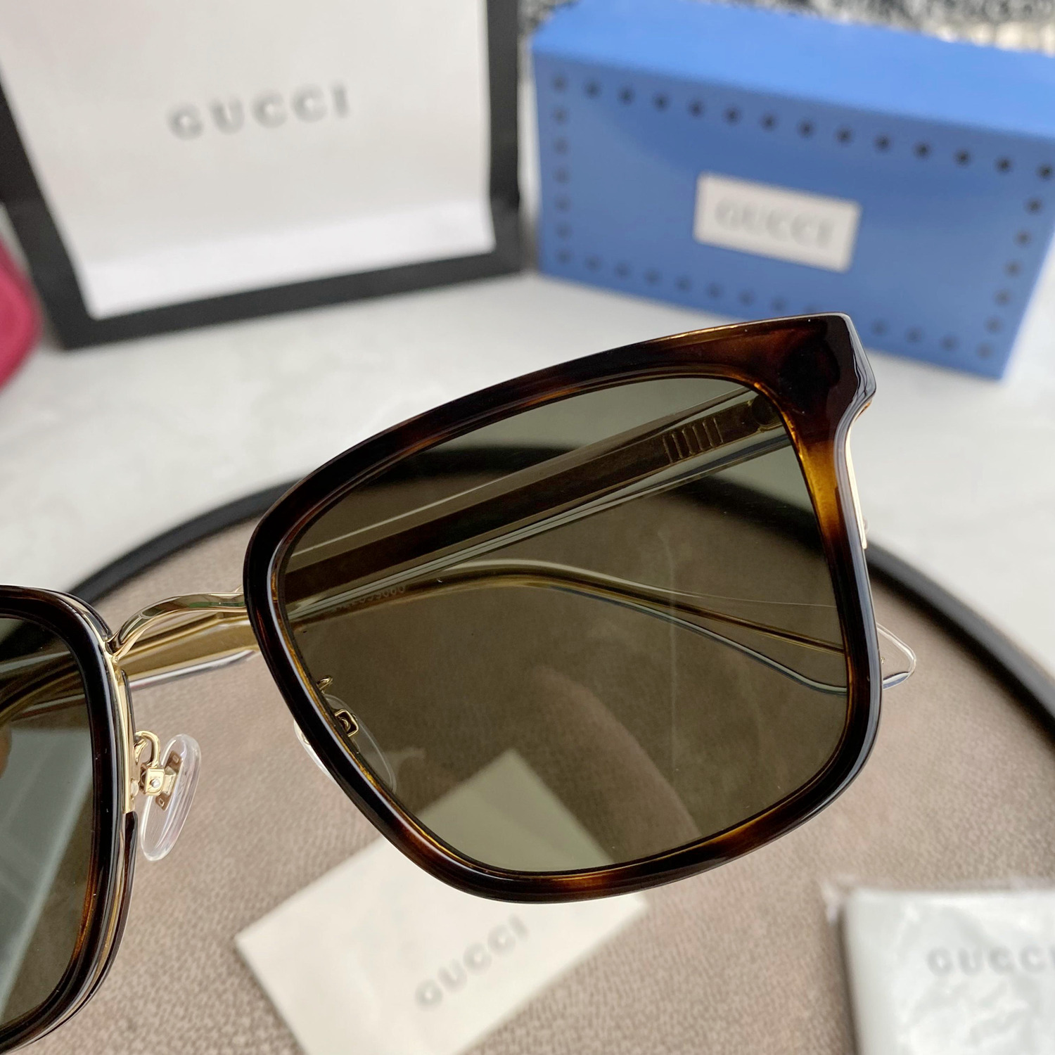 Gvc*1 Eyewear square tinted sunglasses