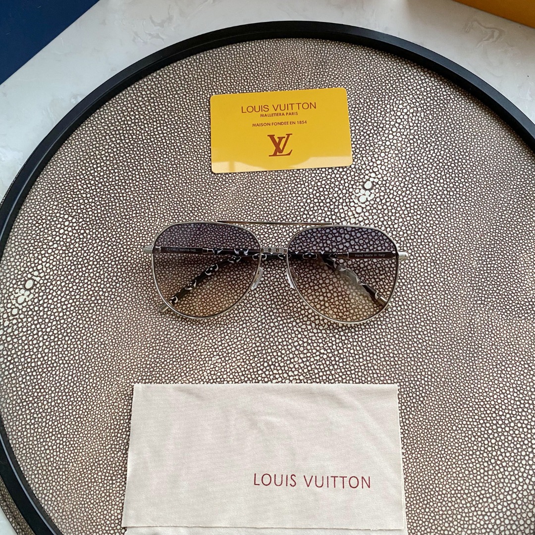 MATTHEW WILLIAMSON MAGNOLIA SUNGLASSES IN YELLOW GOLD