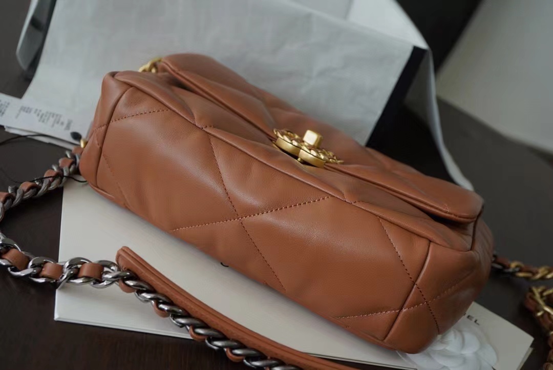 Ch**el 19 small in caramel