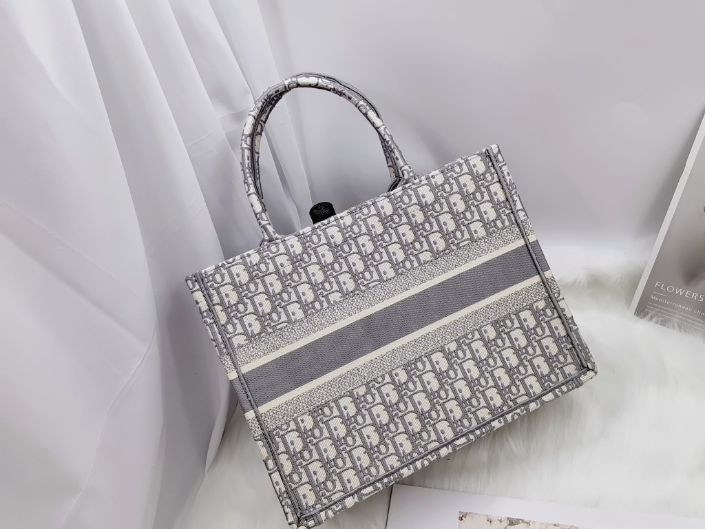 D10r Book Tote-Medium