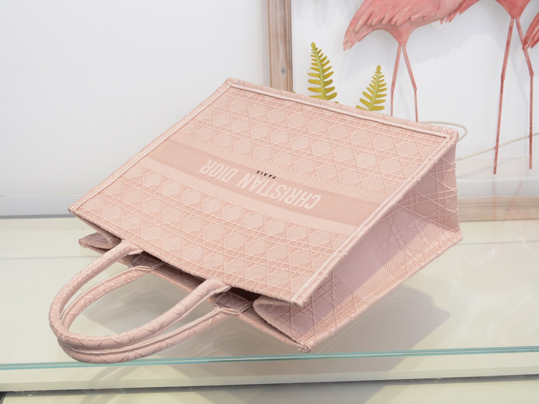 D10r Book Tote