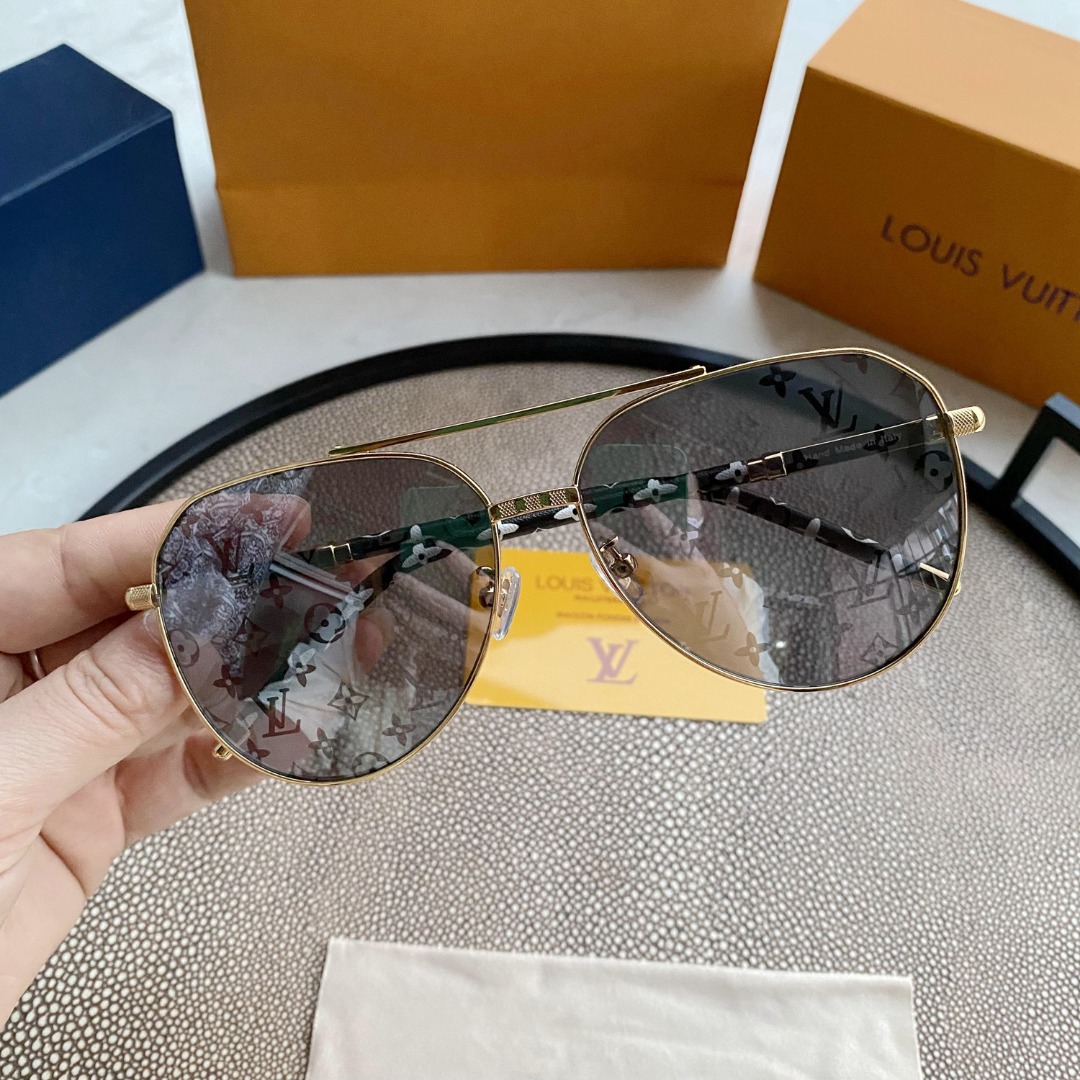 MATTHEW WILLIAMSON MAGNOLIA SUNGLASSES IN YELLOW GOLD