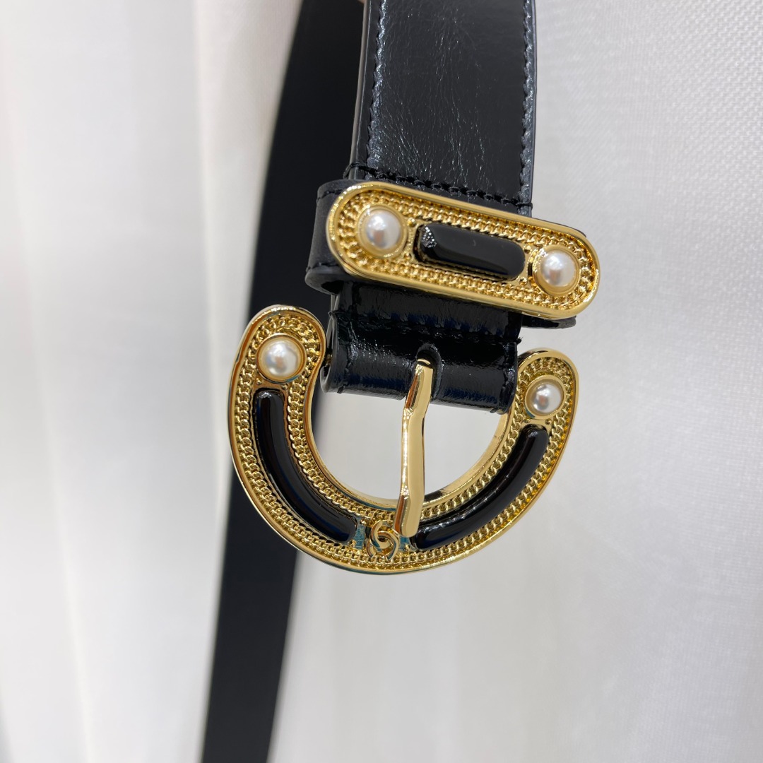 Ch**el belt 17