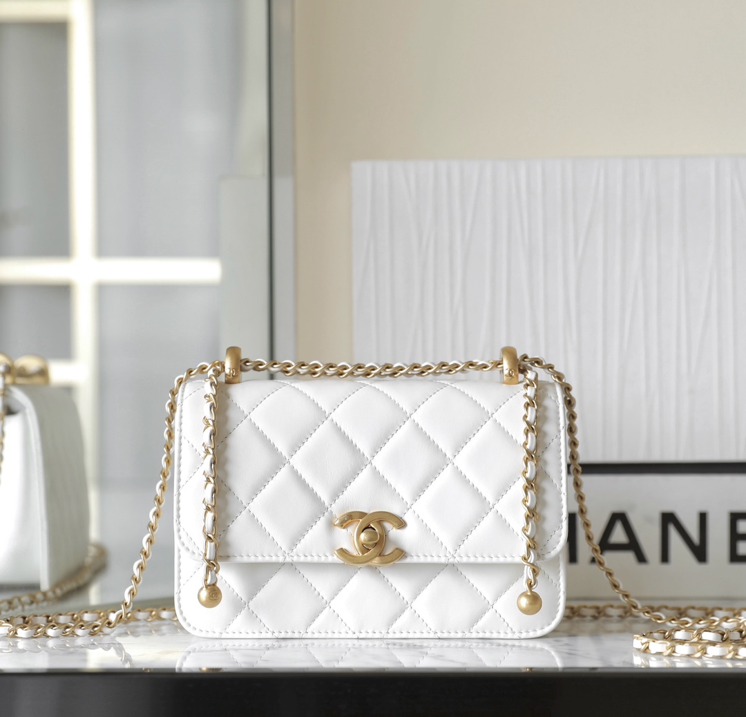 𝖠𝗇𝗍𝗂𝖻𝖺 flap bag