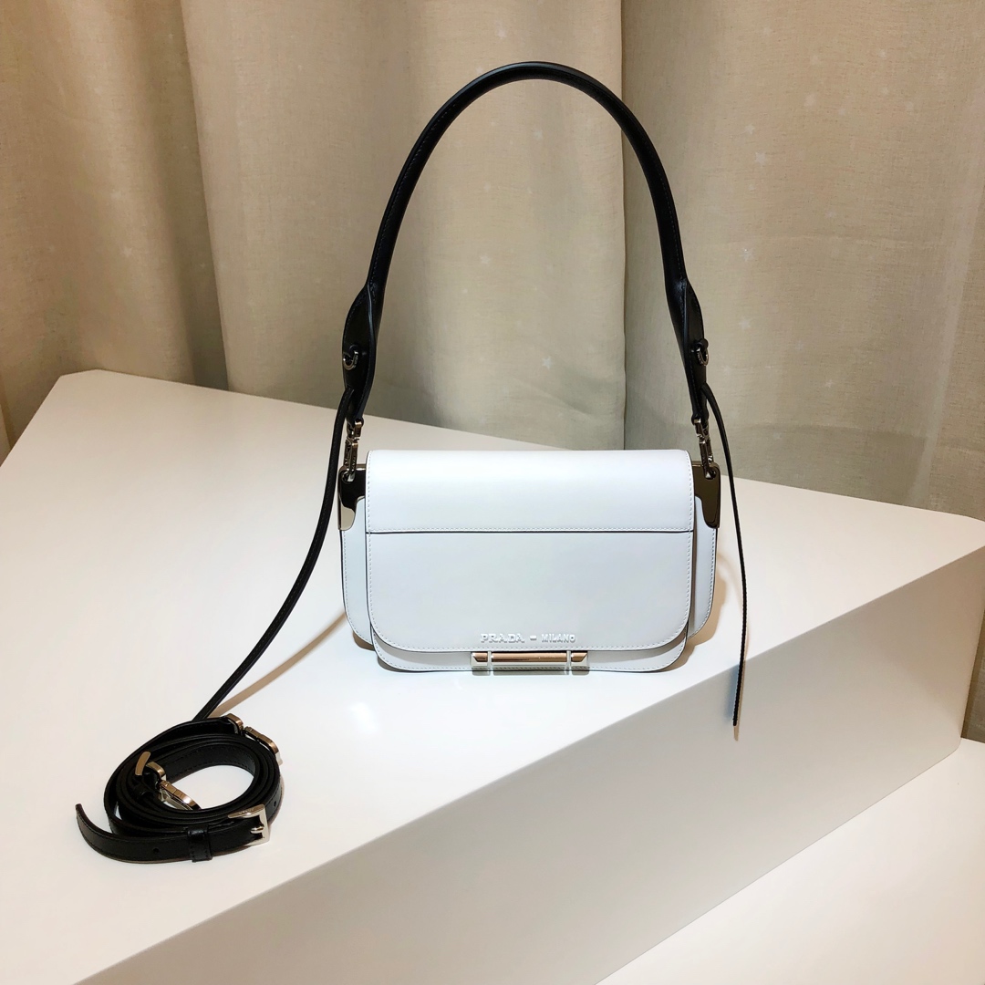 Sybille Clasp bag