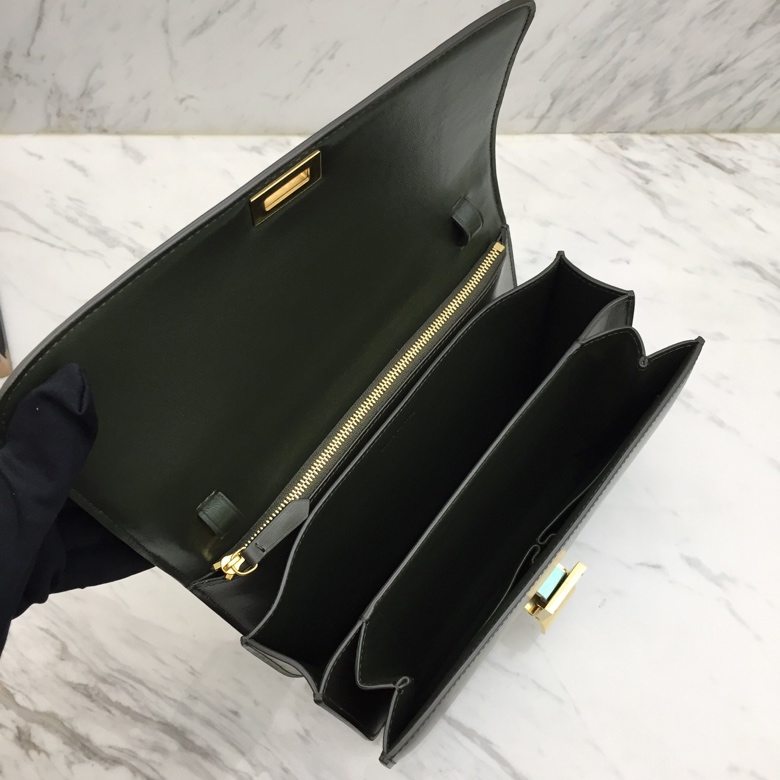 Ce1i*e BOX
