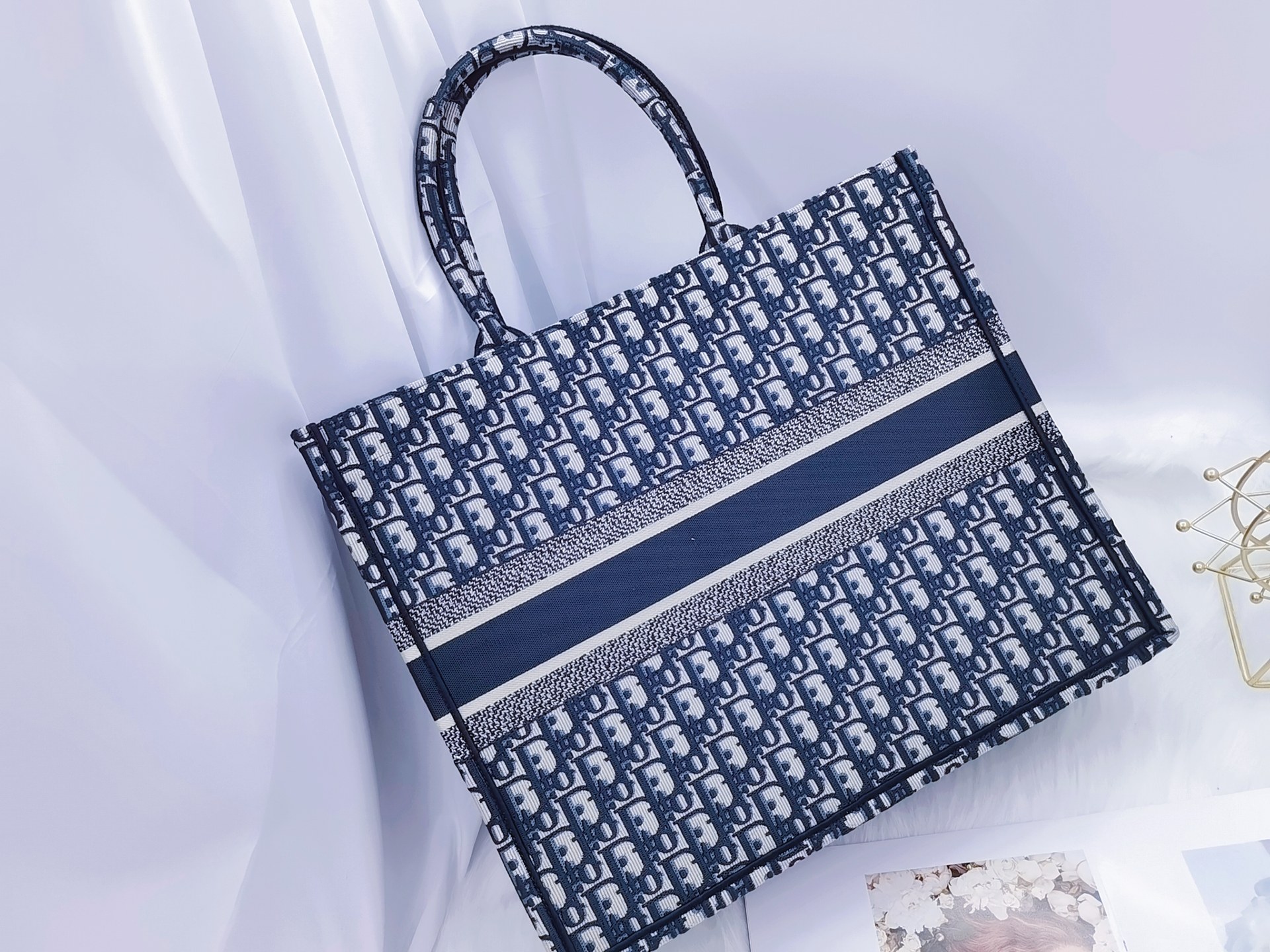 D10r Book Tote – Large