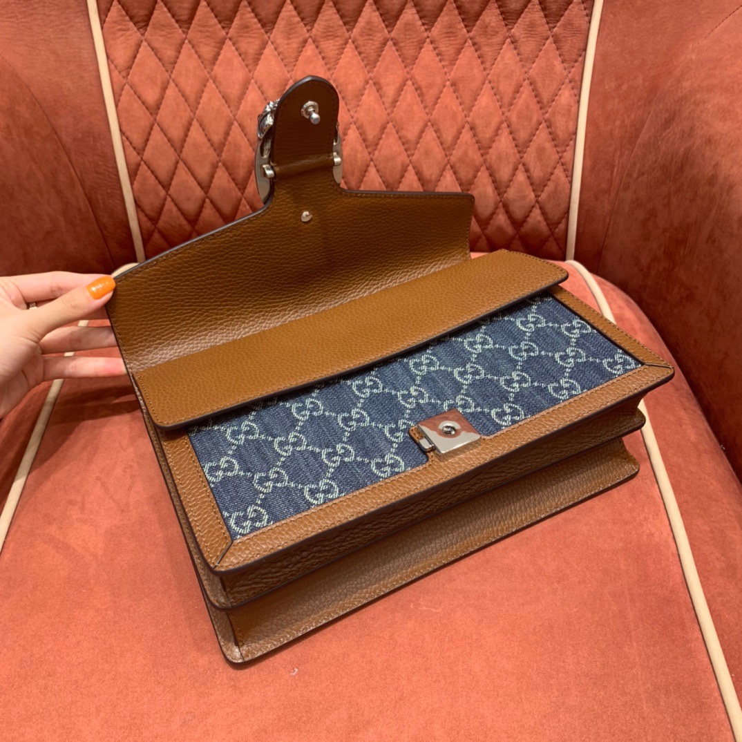 gv*c1 De*1m shoulder bag