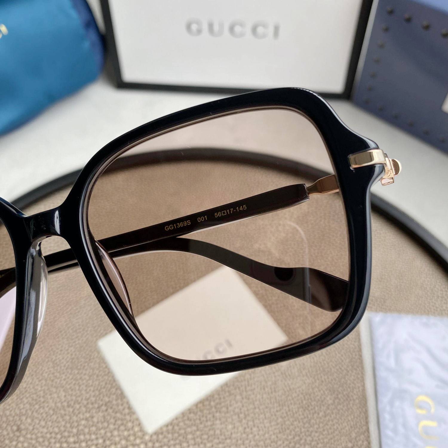 RECTANGULAR FRAME SUNGLASSES