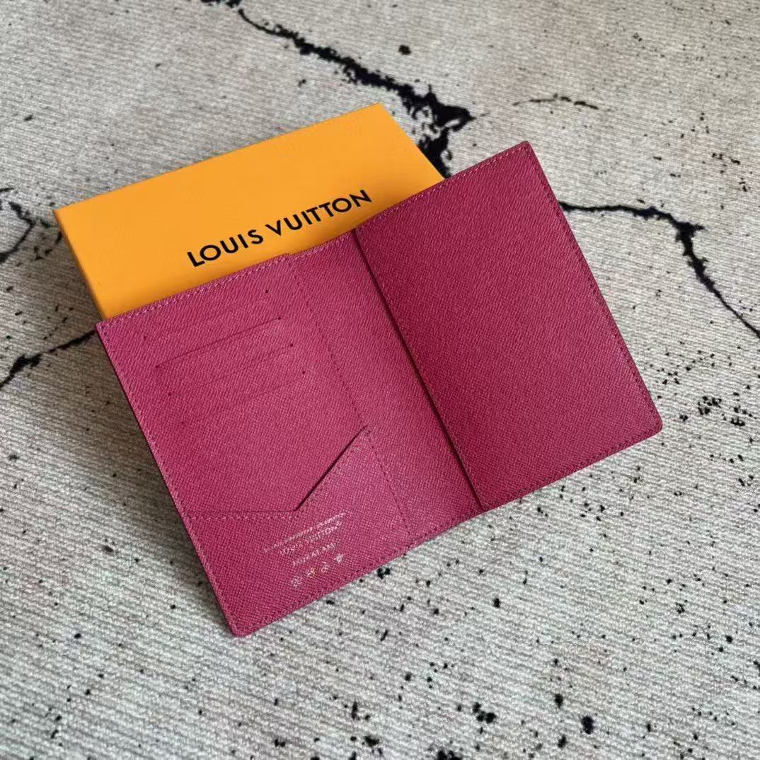 L0vis Vvtt0n x Takashi Murakami Passport Cover