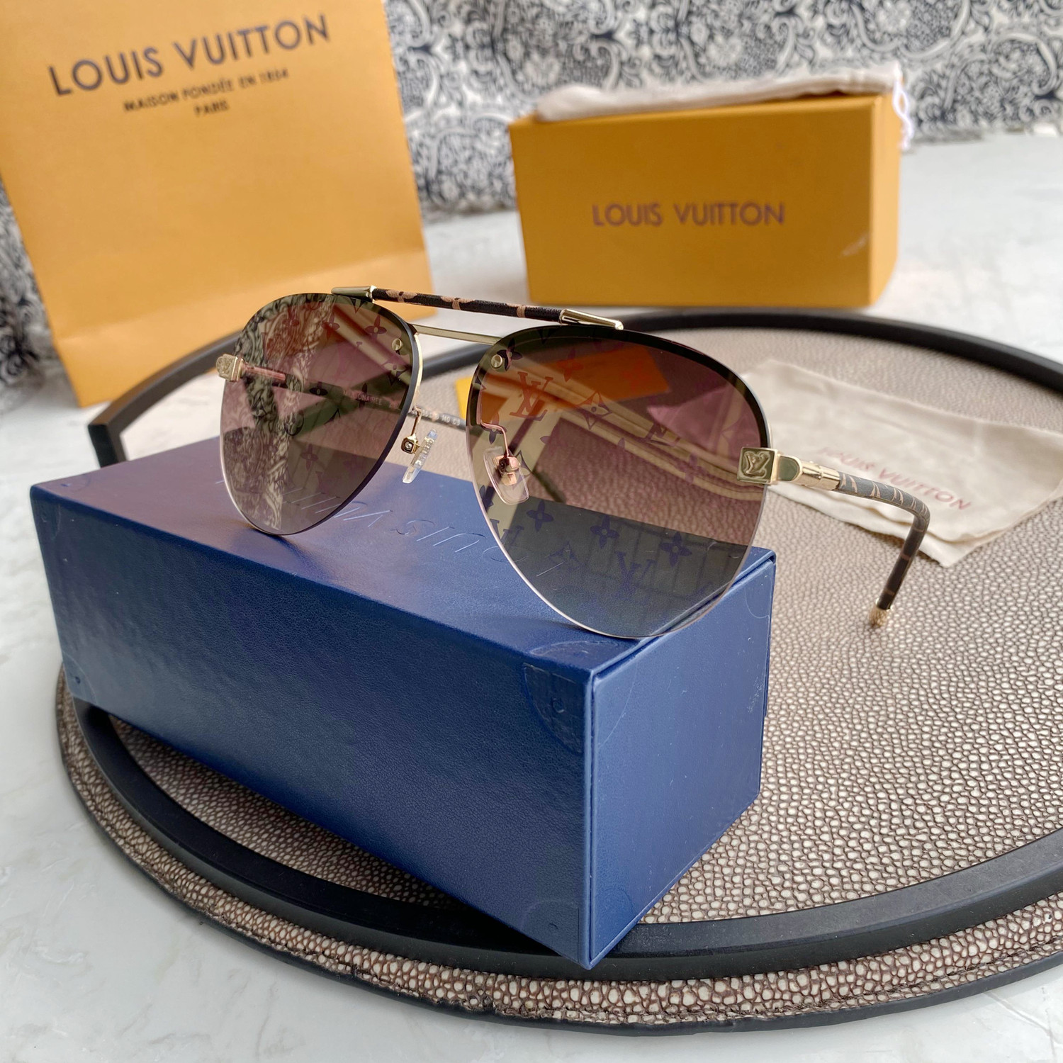 L0vis Vvtt0n CLOCKWISE CANVAS SUNGLASSES