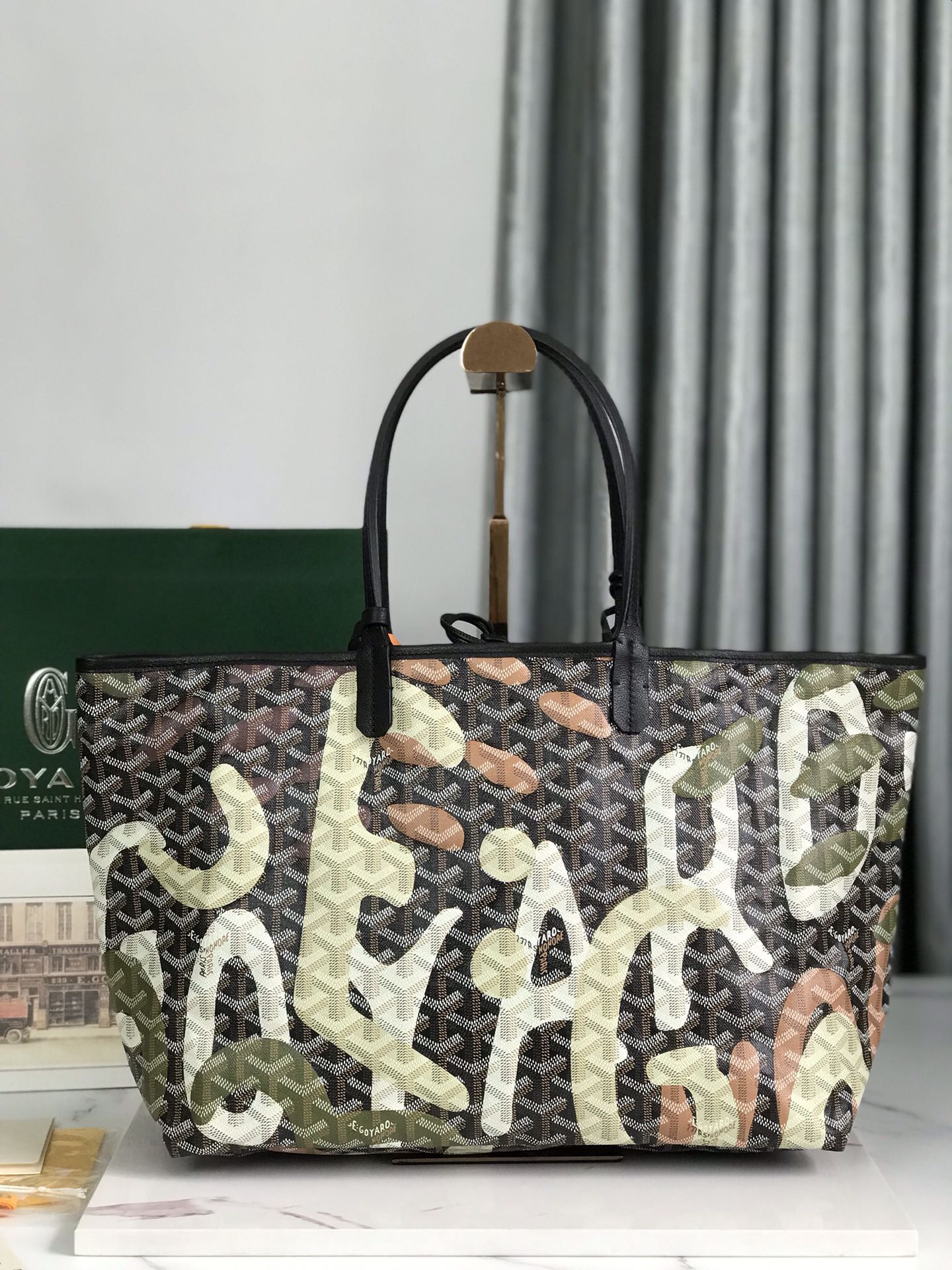 SAINT L0vis Tote bag