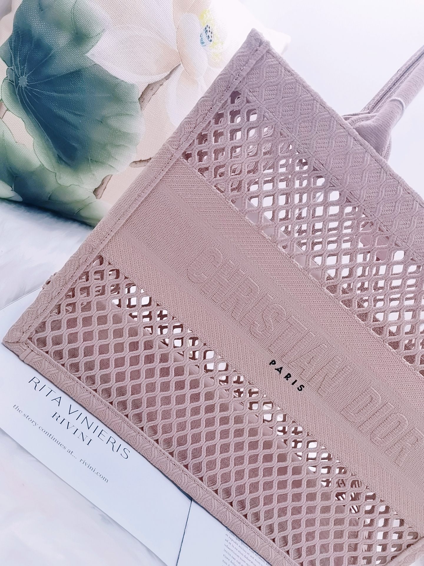 D10r Book Tote