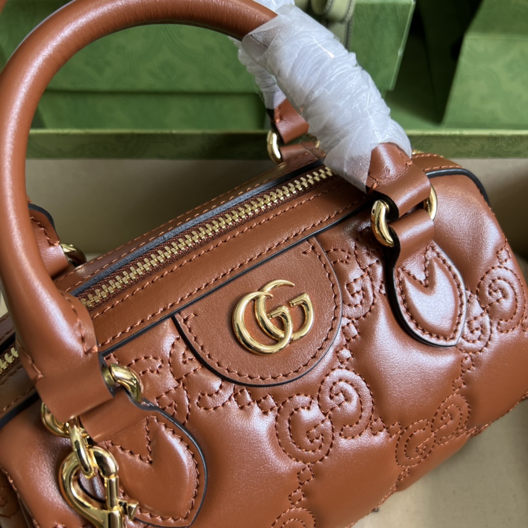 GG Matelassé leather mini bag
