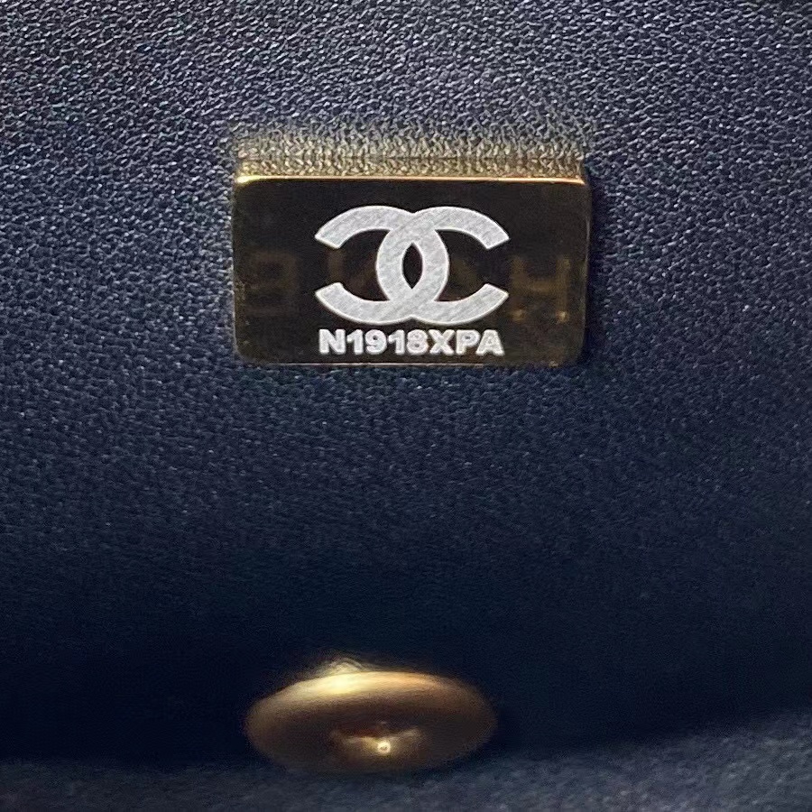 ch**el G01den ball in medium