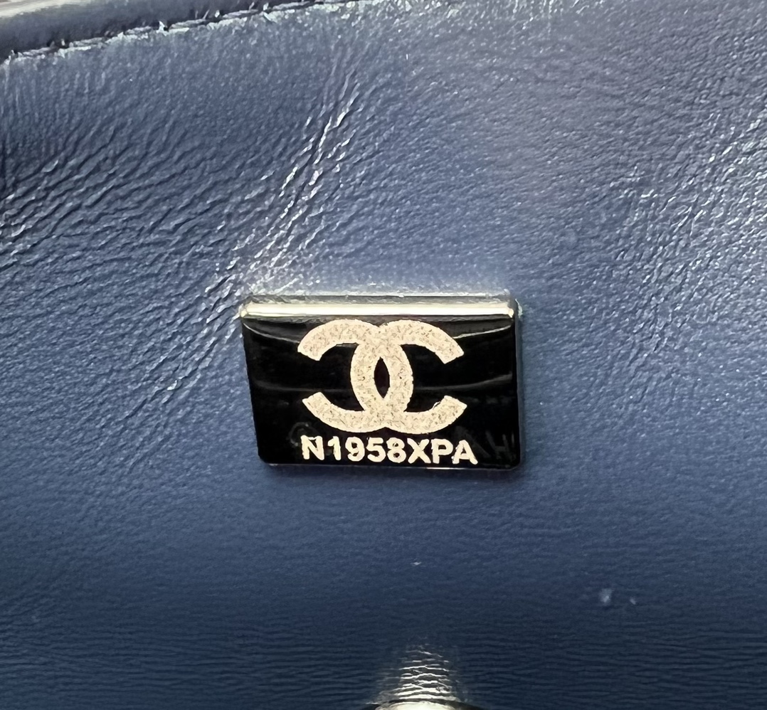 MINI CLASSIC FLAP BAG