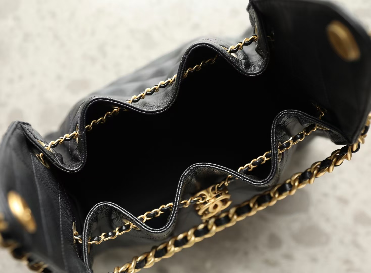 Ch**el 25 MEDIUM HANDBAG