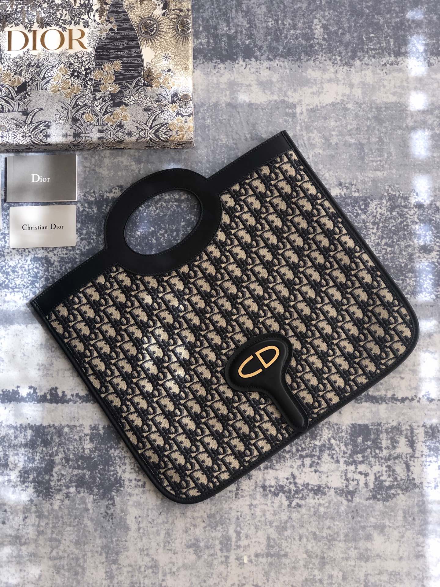 D10r Bolique CD Tote