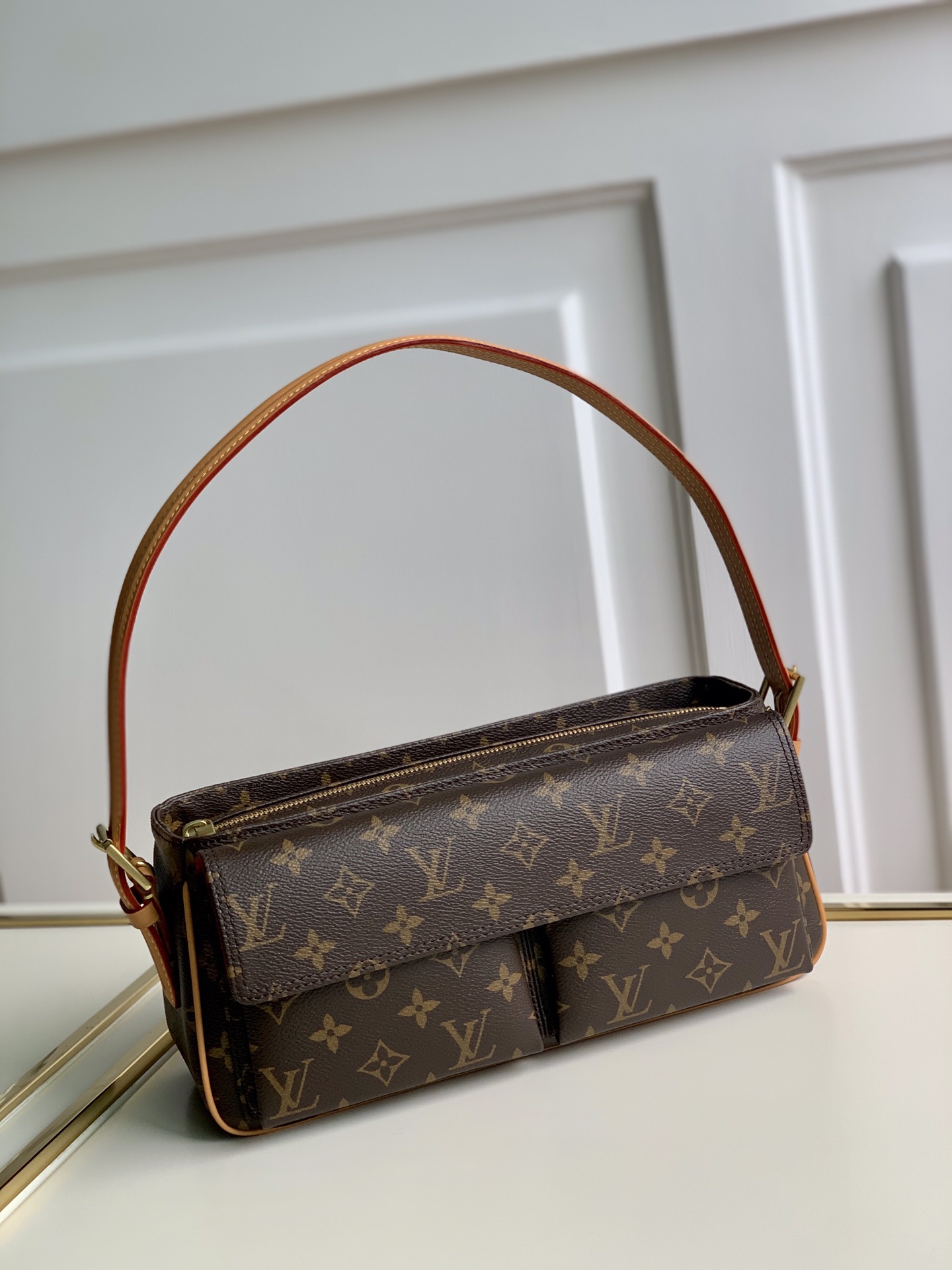 L0vis Vvtt0n Vintage Monogram Canvas Small Shoulder Bag