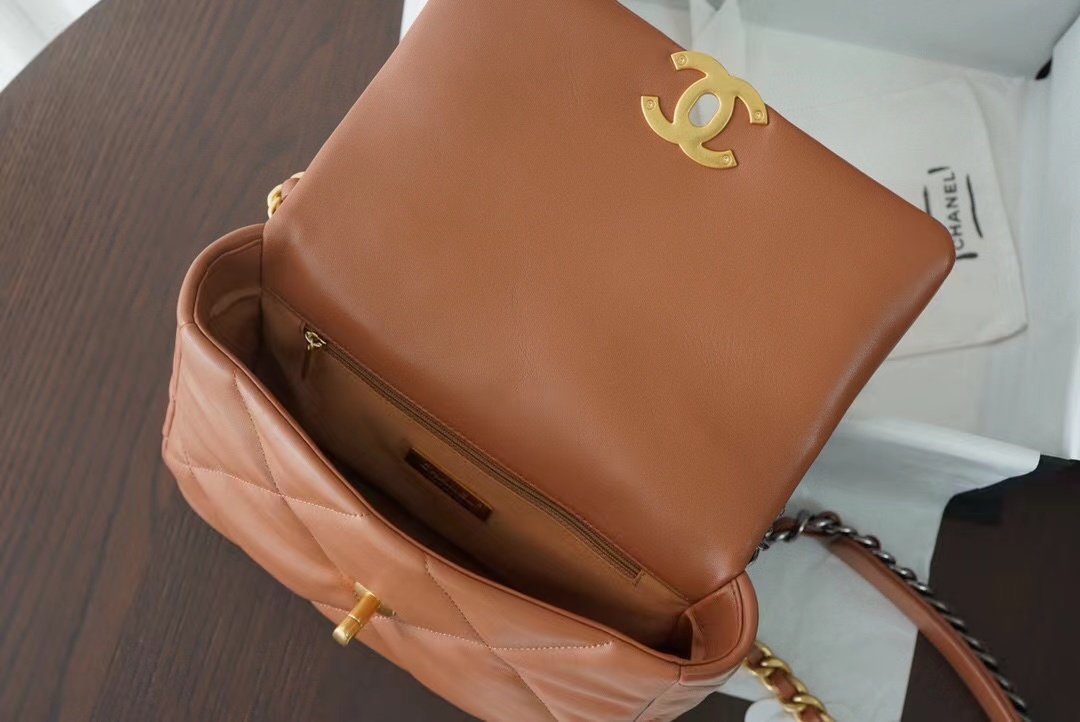 Ch**el 19 small in caramel