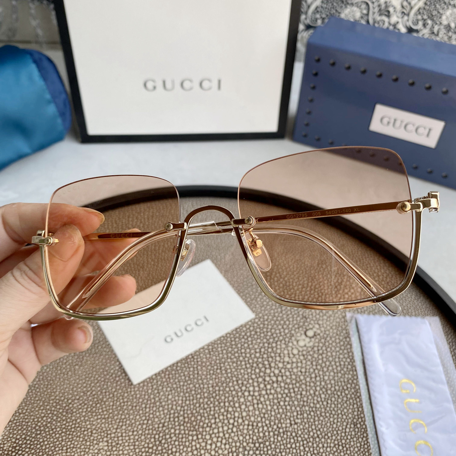 Gvc*1 EYEWEAR SUNGLASSES