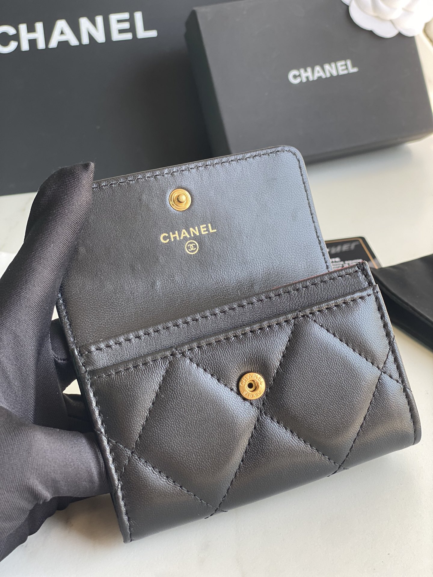 Ch**el 19 FLAP CARD HOLDER