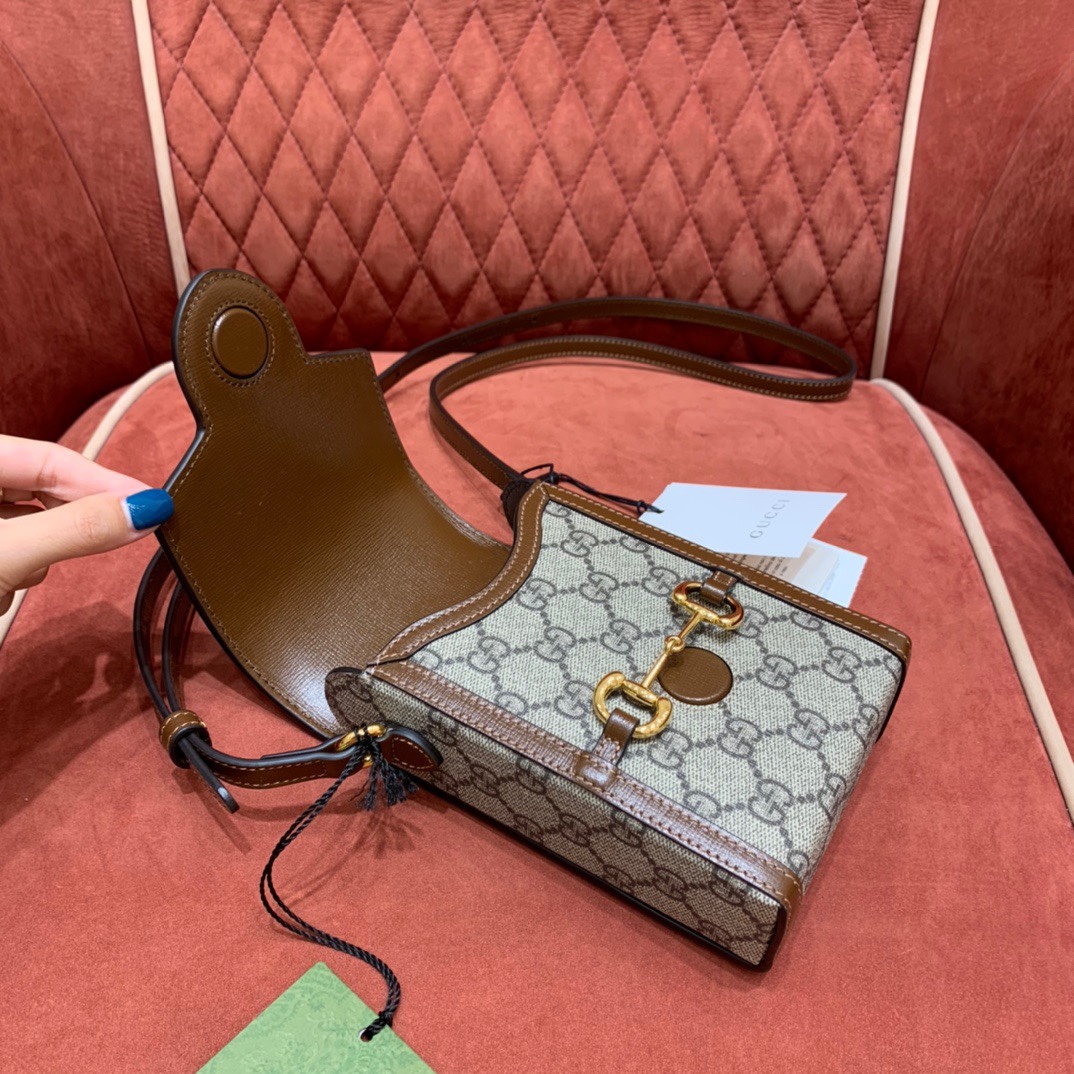 Gv*c1 Horsebit bag
