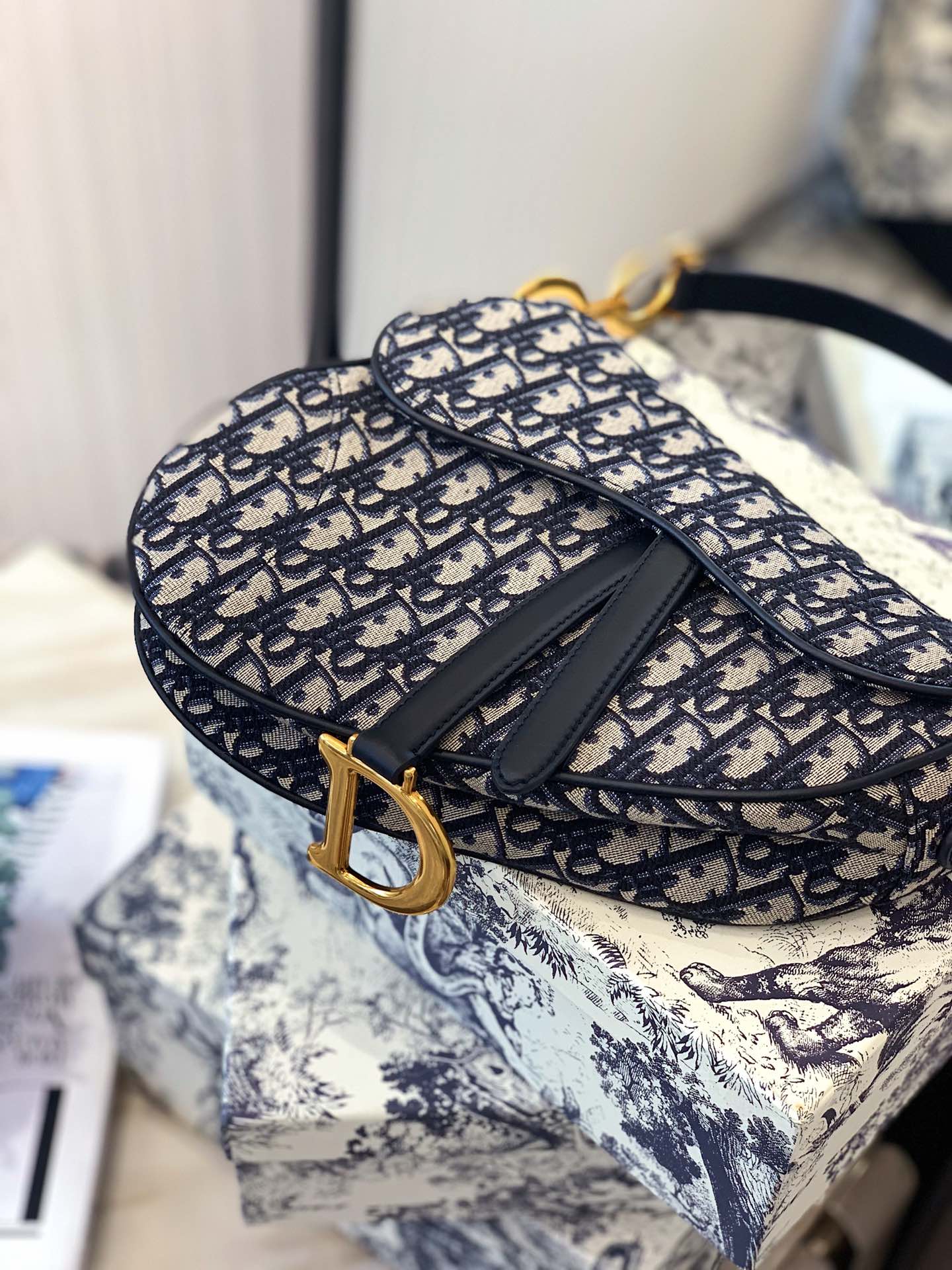 D10r Saddle Bag