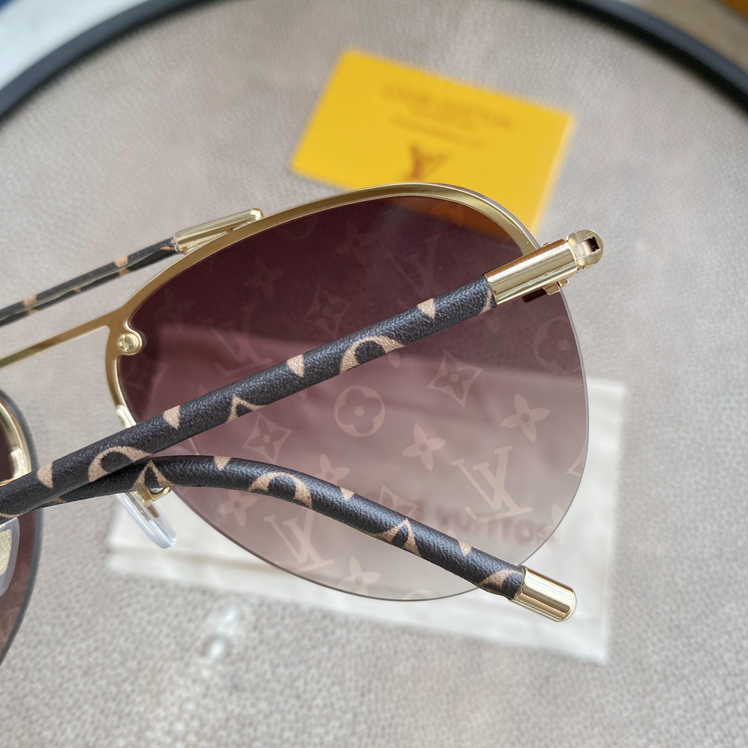 L0vis Vvtt0n CLOCKWISE CANVAS SUNGLASSES