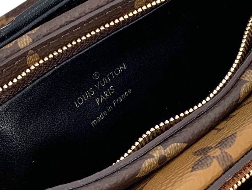 LV3 POUCH