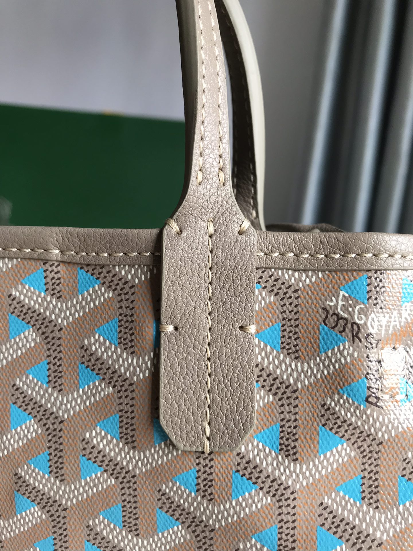G09ard poitires bag