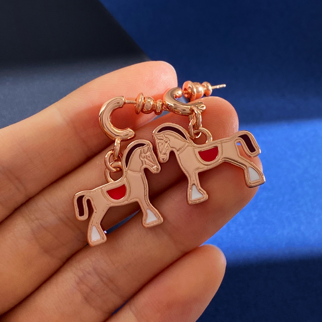 H**me5 Cheval Earrings