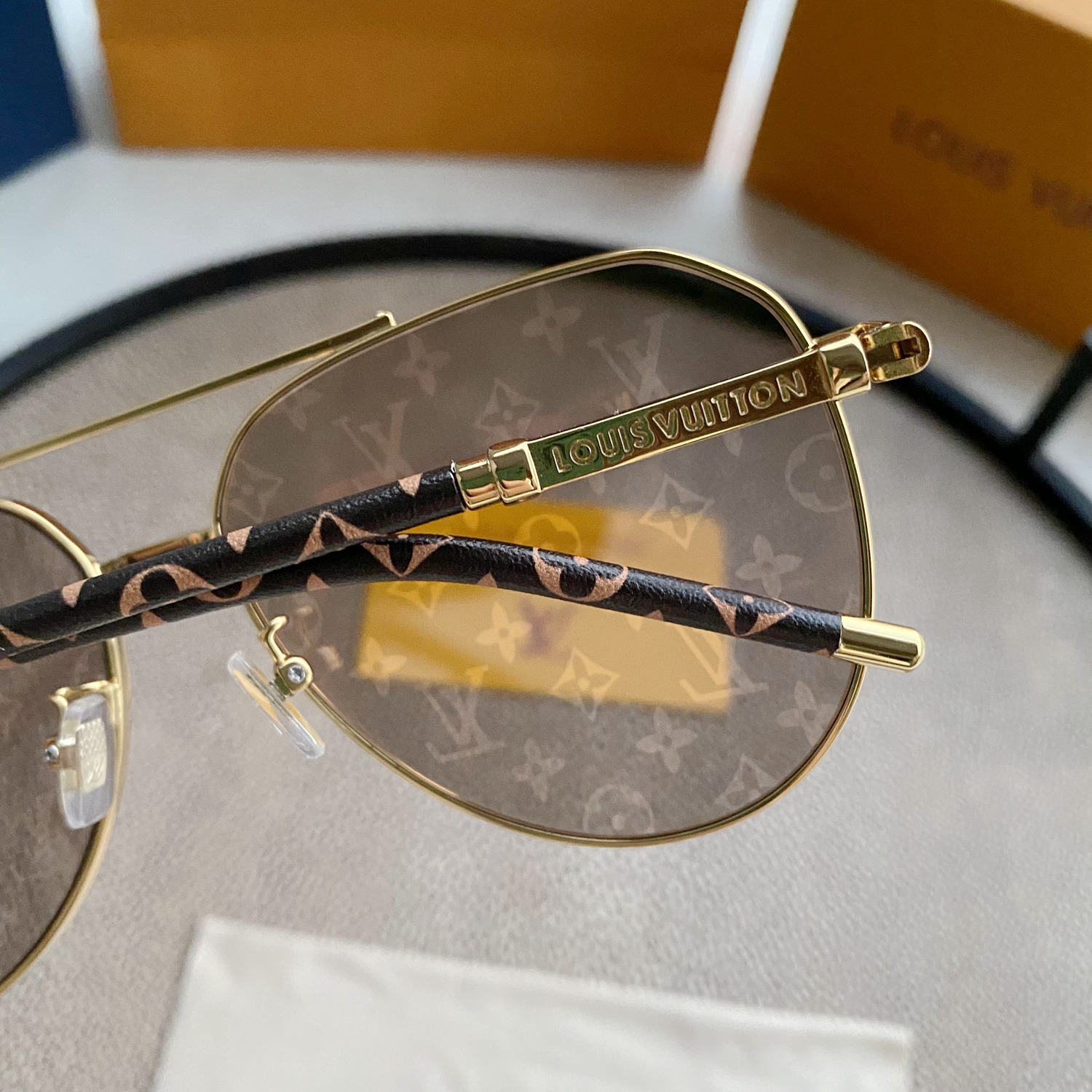 MATTHEW WILLIAMSON MAGNOLIA SUNGLASSES IN YELLOW GOLD
