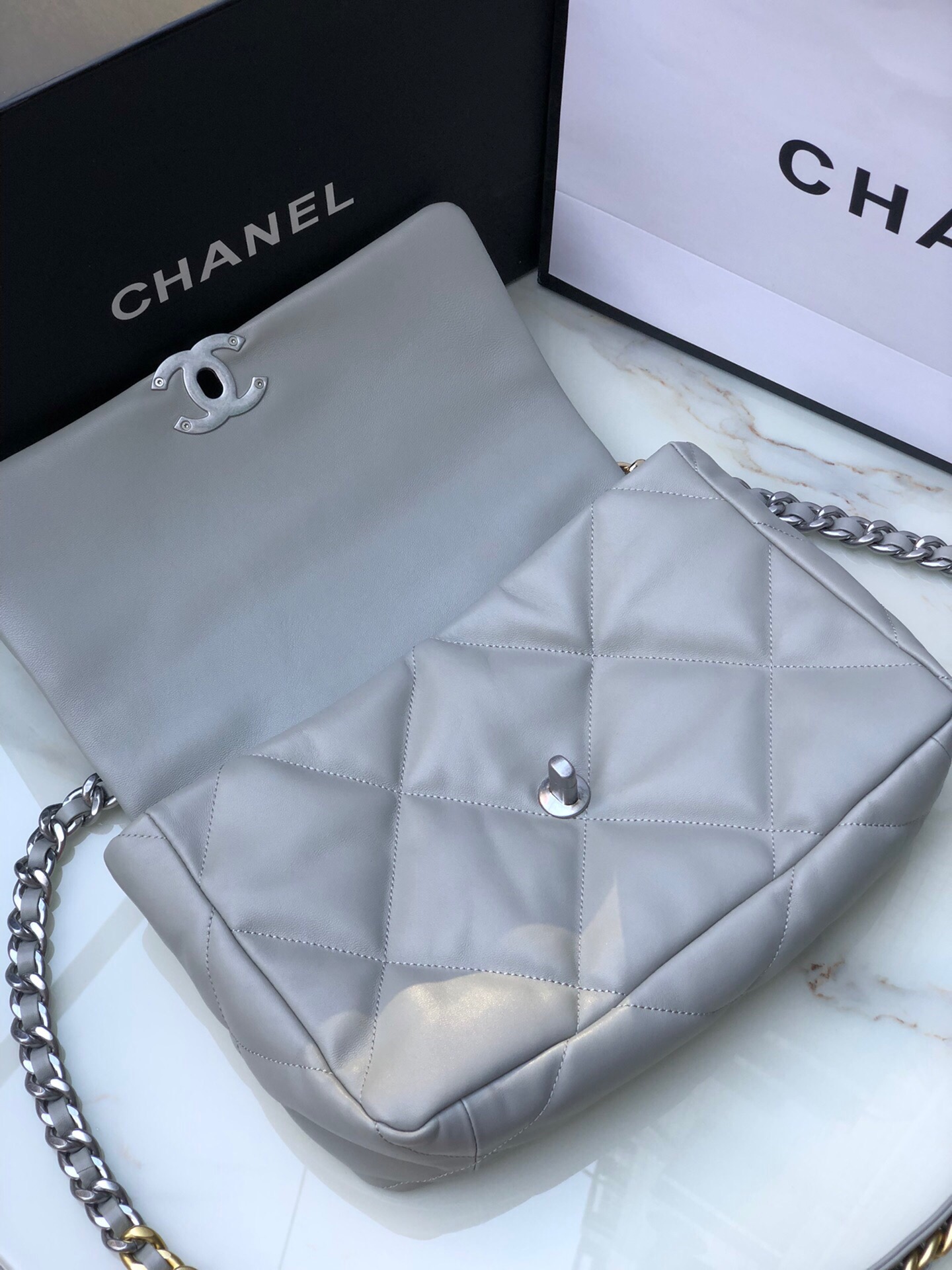 Ch**el 19 medium