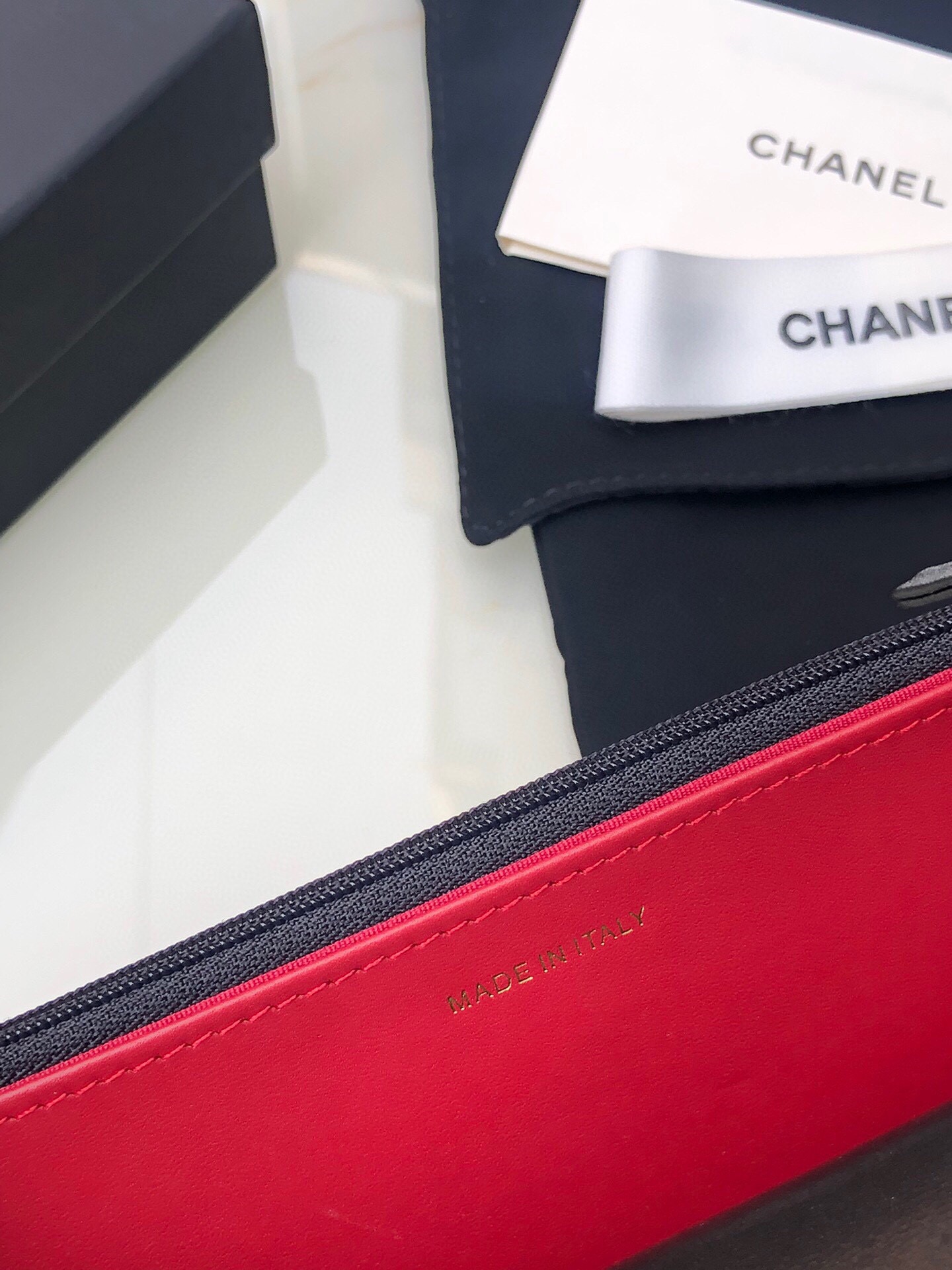 Ch**el 19 WALLET ON CHAIN