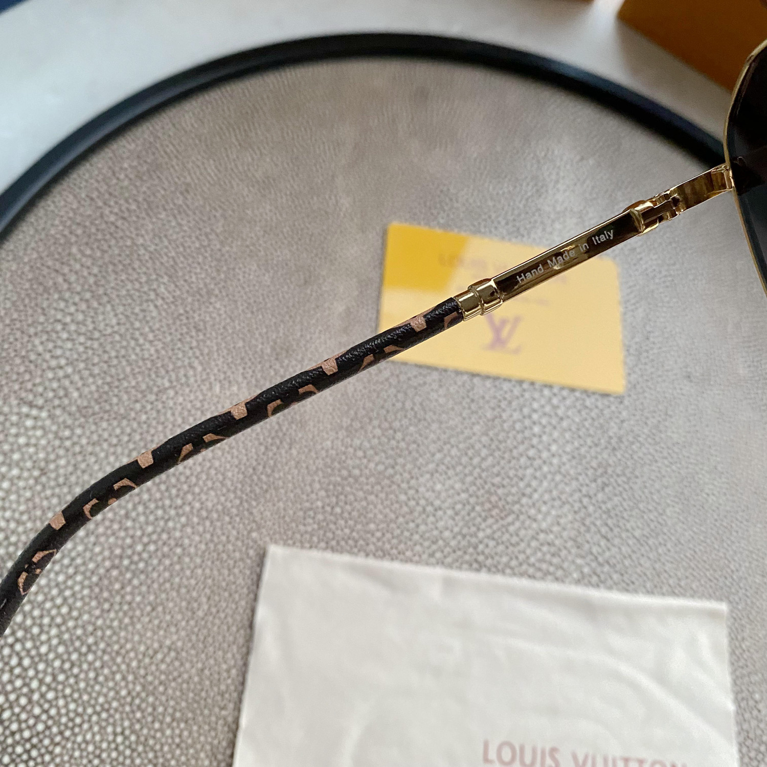 MATTHEW WILLIAMSON MAGNOLIA SUNGLASSES IN YELLOW GOLD