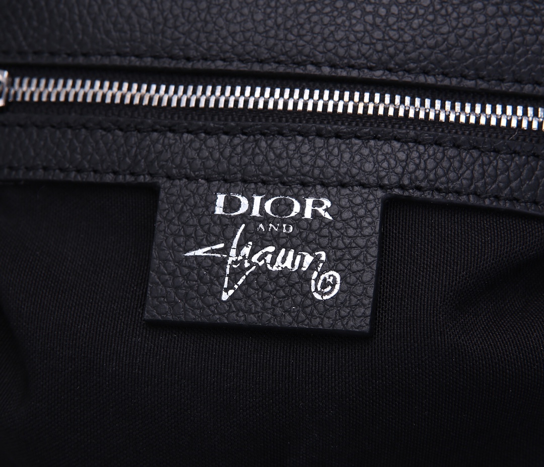 D10r Cell Phone Bag