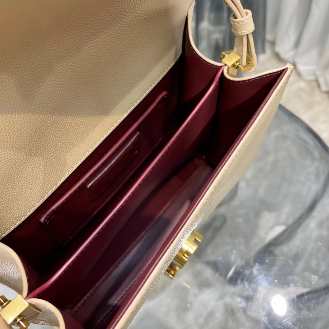 KATE MEDIUM REVERSIBLE CHAIN BAG