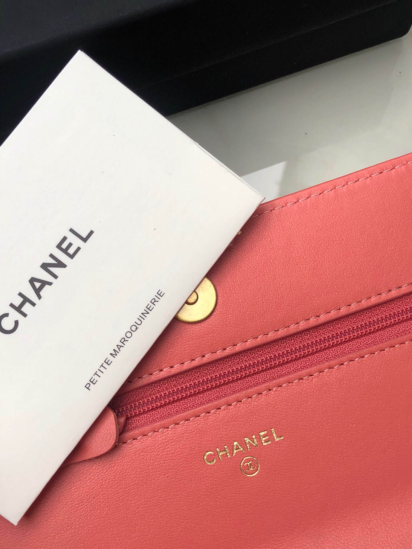 Ch**el 19 WALLET ON CHAIN