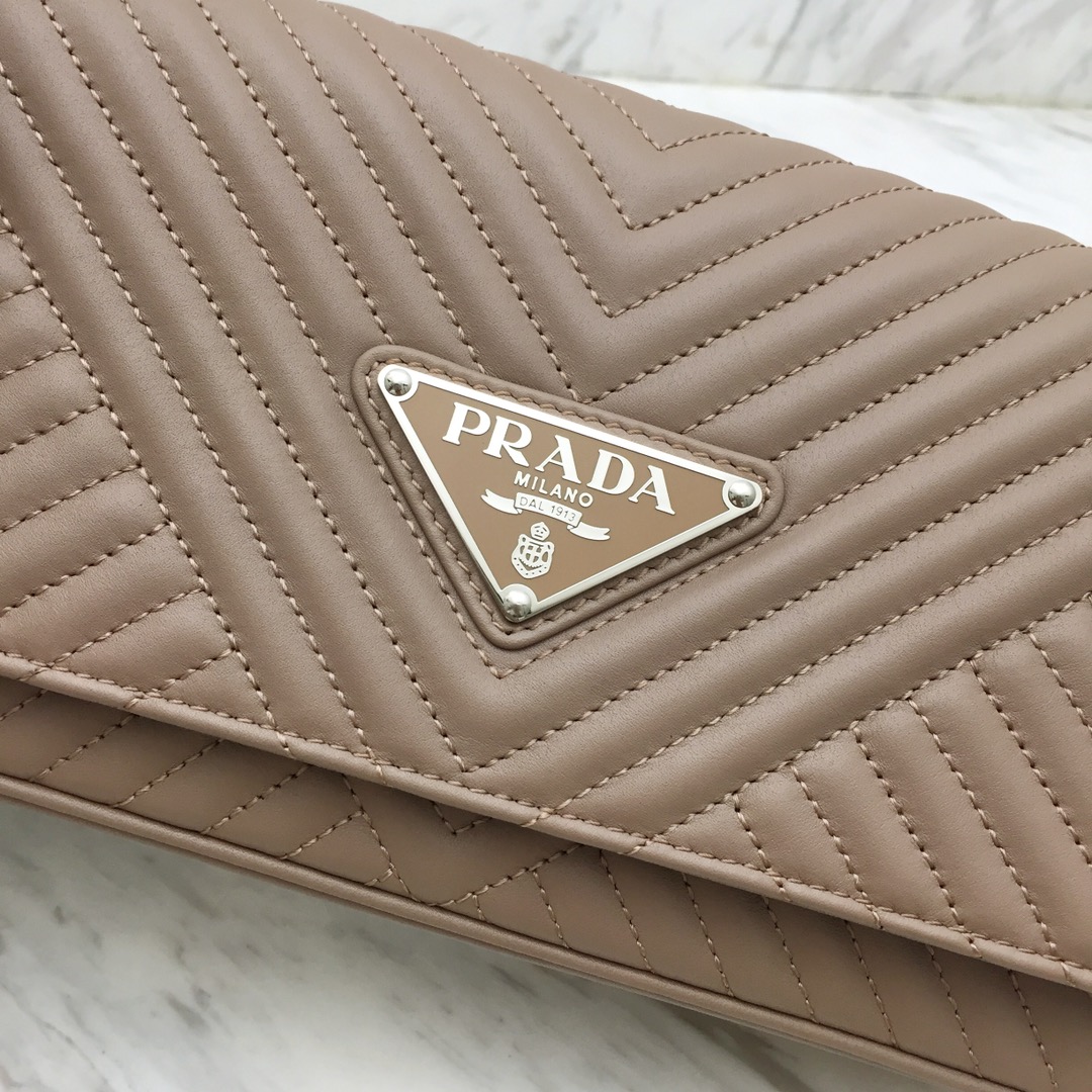 Pra*a Diagramme bag