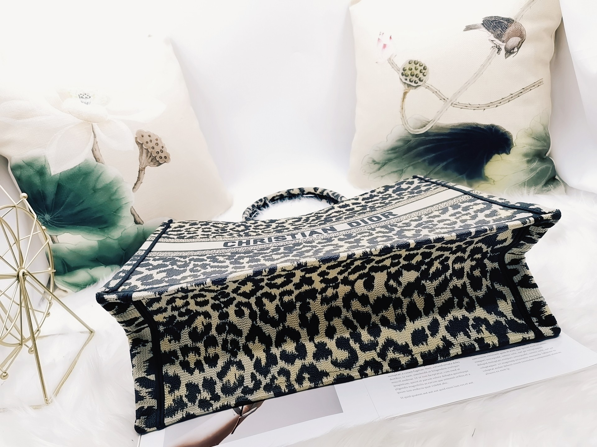 D10r Book Tote