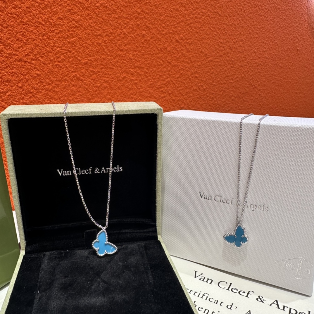 V*n Cl**f Vintage Alhambra Necklace