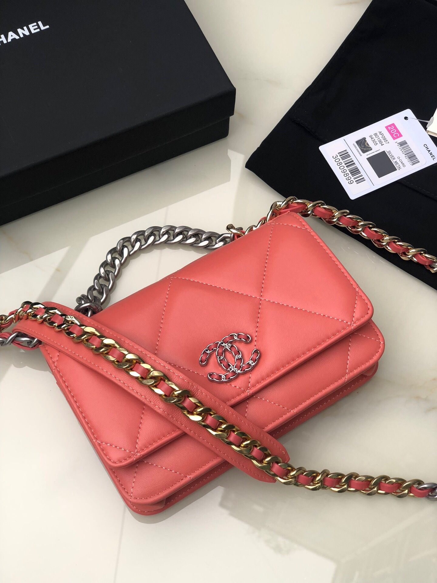 Ch**el 19 WALLET ON CHAIN
