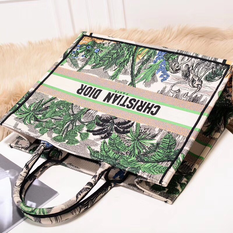 D10r Book Tote