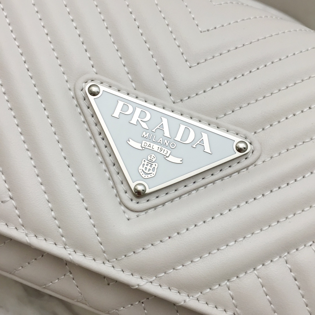 Pra*a Diagramme bag